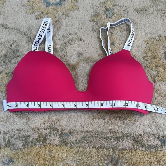 ⭐️Victoria’s Secret,34A/B, Adjustable Straps, Gorgeous Pink! Price is Firm - Picture 6 of 6